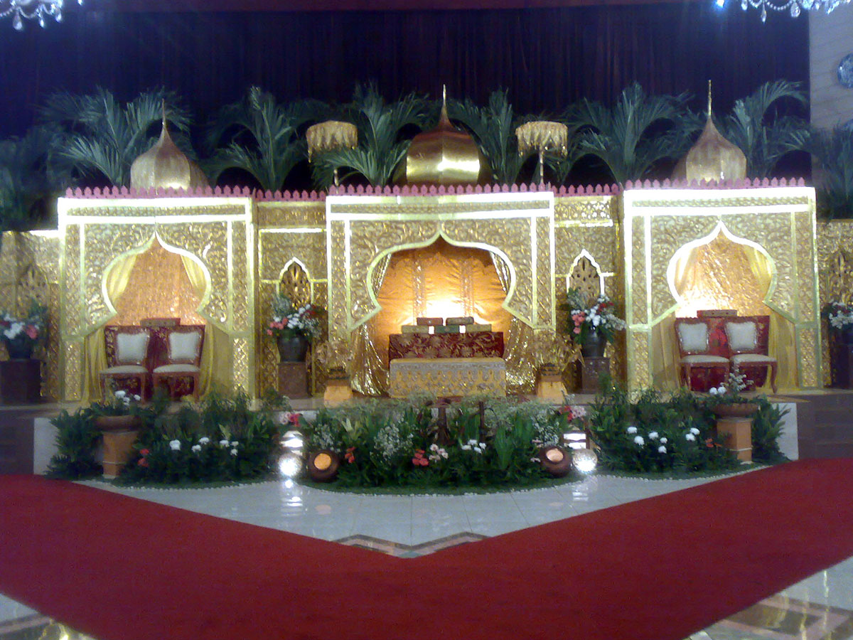 Pelaminan Adat