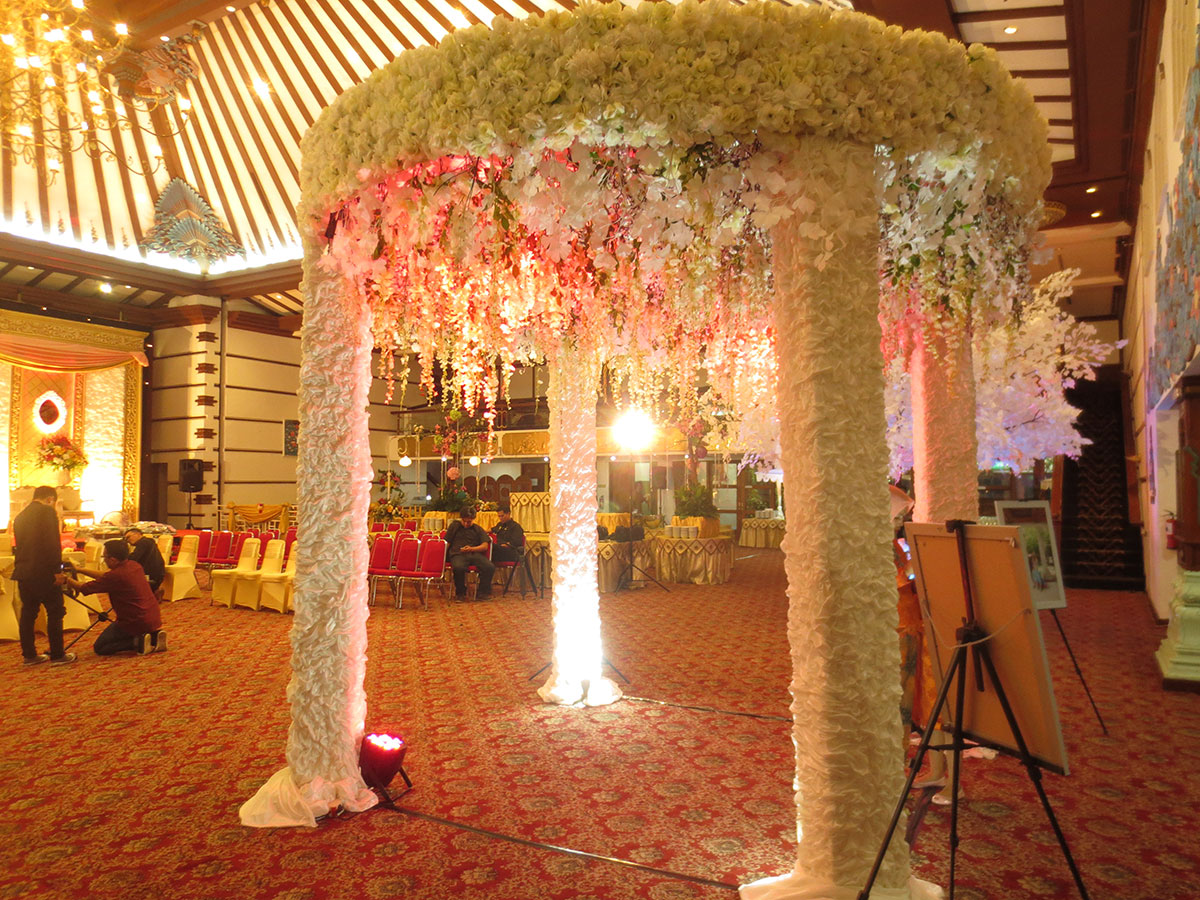 Gazebo Bulat
