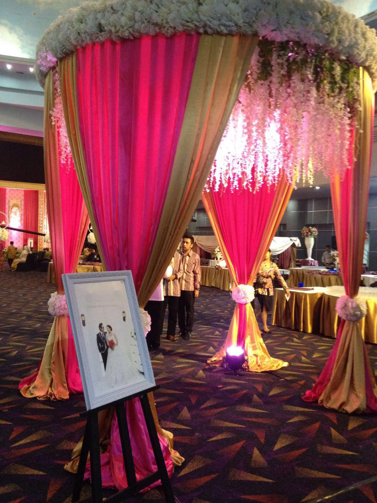 Gazebo Bulat