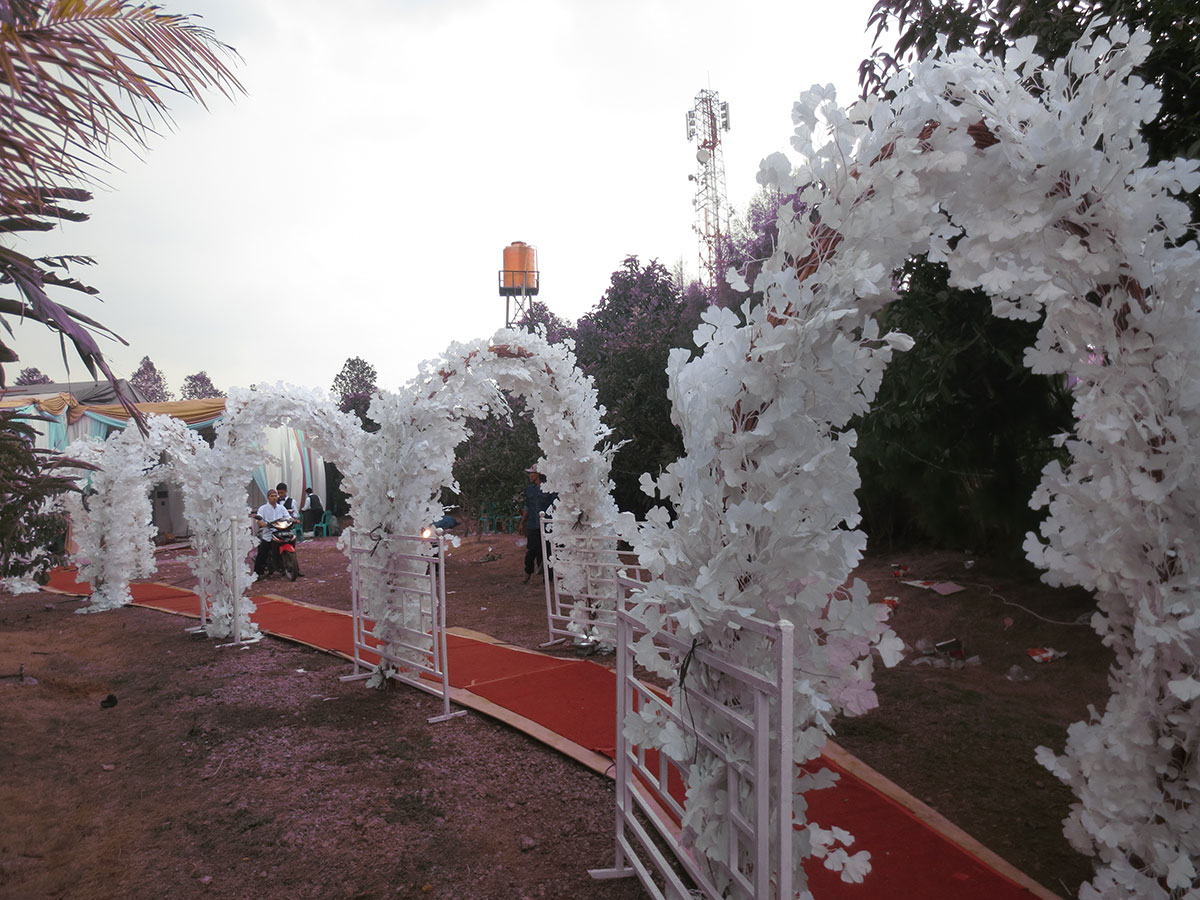 Standing Ranting, Pergola & Alang