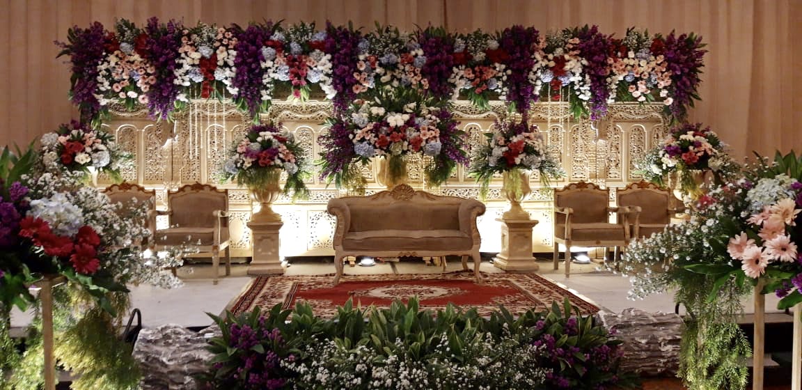 Pelaminan Gebyok Putih